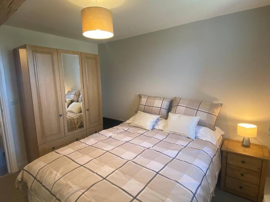 The Hayloft At Wrampool Farm Apartment Престън Екстериор снимка