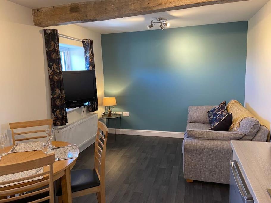 The Hayloft At Wrampool Farm Apartment Престън Екстериор снимка